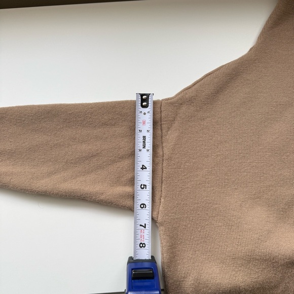 Wilfred Aritzia Cyprie 100% Merino Wool Turtleneck Cropped Sweater Size Medium - Picture 9 of 9